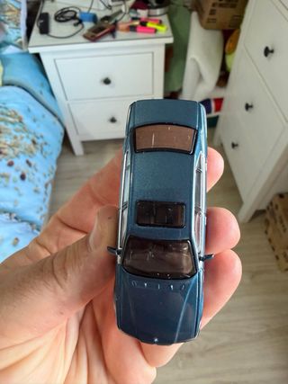 Mini GT BMW 750iL Sorrento Blue