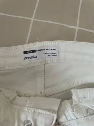 Pantalones Bershka blancos talla 34