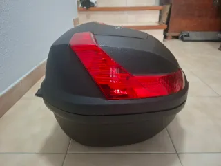 Baúl Moto Givi Blade 47L Negro