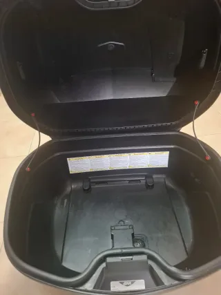 Baúl Moto Givi Blade 47L Negro