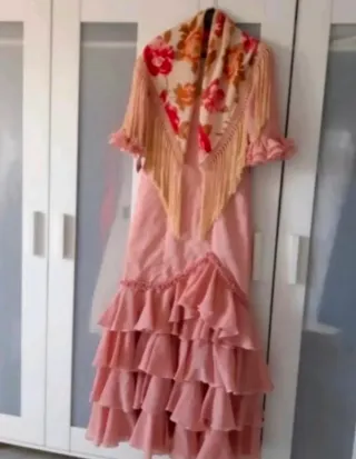 Traje de Flamenca Rosa con Flecos