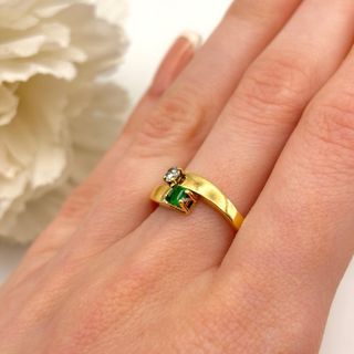 Anillo Oro 18k Esmeralda y Diamante