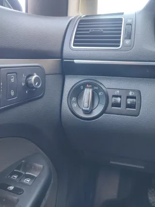 Volkswagen Touran 2011