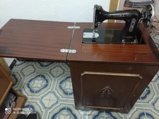 Máquina de coser Sigma antigua