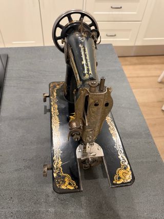 Máquina de coser Singer antigua