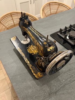 Máquina de coser Singer antigua