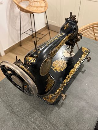 Máquina de coser Singer antigua