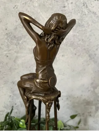 Figura de bronce Art Deco