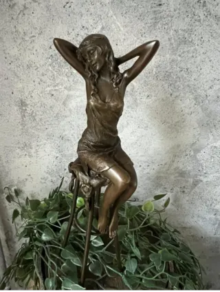 Figura de bronce Art Deco