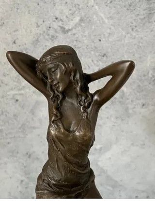 Figura de bronce Art Deco