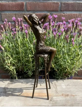 Figura de bronce Art Deco