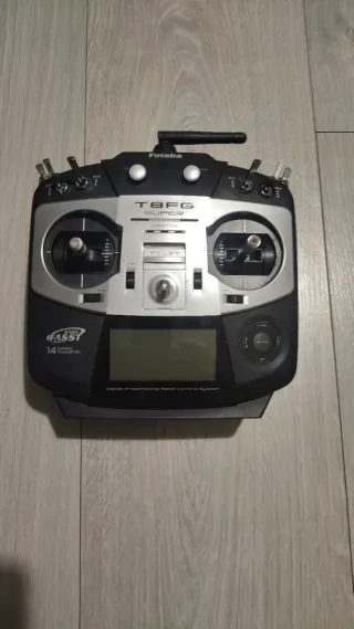 Emissora Futaba T8FG Super 2.4GHz FASST
