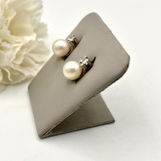 Pendientes Oro Blanco 18kt Perla y Diamante