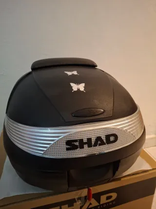 Baúl SHAD SH29L con respaldo