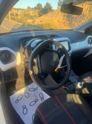 Peugeot 108 AUTOMÁTICO 61.000km