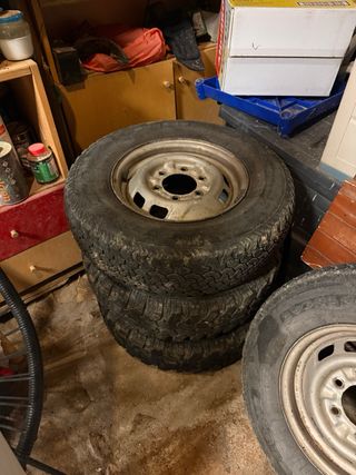 Llantas 195 R14C (5)