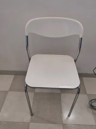 Benissa. Mesa redonda vintage tubular cristal