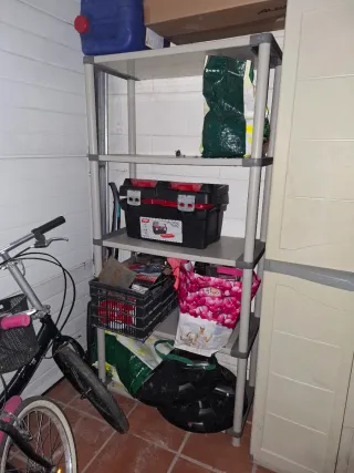 Scaffalatura in plastica per garage