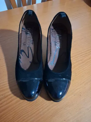 Zapatos de tacón negros para mujer