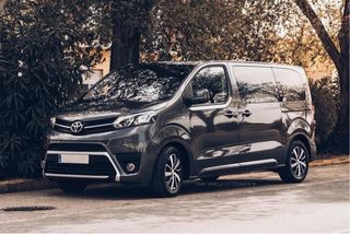 Furgoneta toyota proace versu