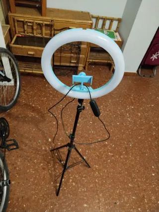 Aro de luz LED con soporte para móvil