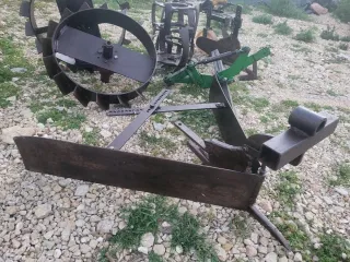 Motocultor  Lombardini y muy buenos aperos