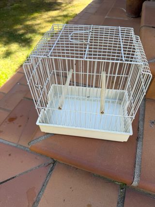 Jaula metálica mediana blanca