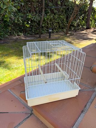 Jaula metálica mediana blanca