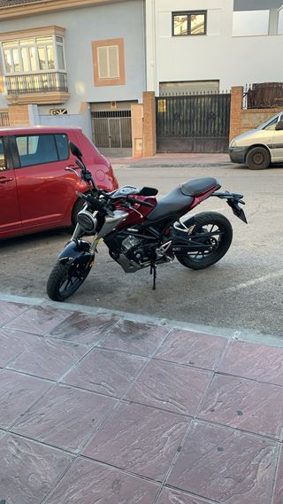 Honda CB125R Roja/Negra