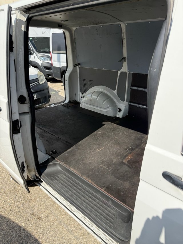 🚐 Volkswagen Transporter T5 2015 | Ideal Camper