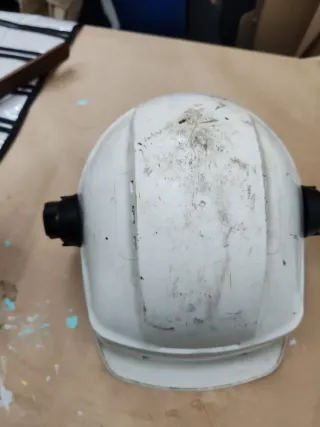 Casco de seguridad con gafas y orejeras