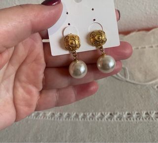 Brincos Conta de Viana Dourados Pérolas