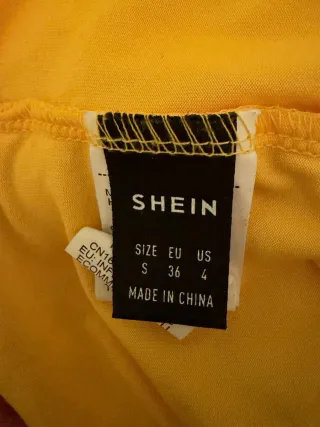 Vestido amarillo Shein con flor