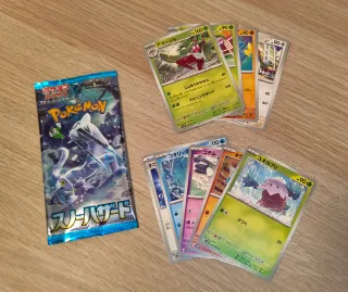 Booster packs de Pokémon en japonés