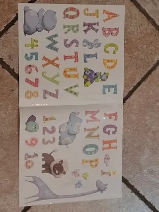 Metro da parete Chicco con adesivi