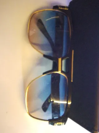 Occhiali da sole Layoners neri e riflessi blu