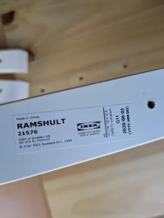 Escuadras blancas para baldas/estanterías