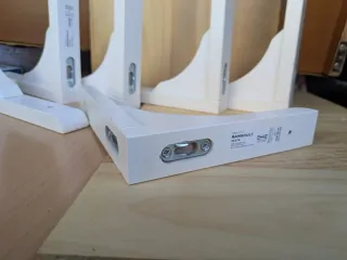 Escuadras blancas para baldas/estanterías