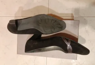 Zapatos de tacón elegantes negros