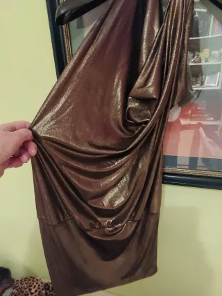Vestido de fiesta marrón y dorado