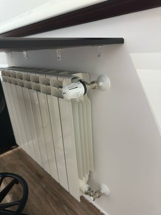 Mesa alta negra ( no incluye taburete )