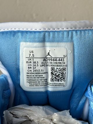 Nike Air Jordan 1 Low UNC University Blue