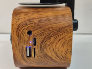 Radio y reproductor música GRAMÓFONO retro