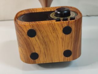 Radio y reproductor música GRAMÓFONO retro