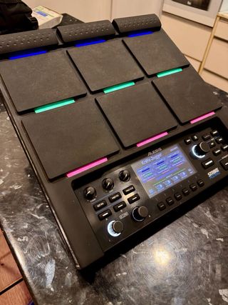 Alesis Strike Multipad sampler poco uso