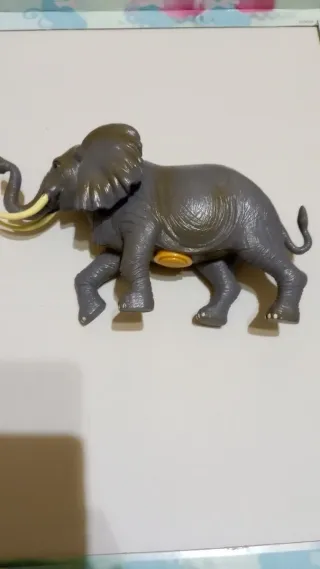 Action figure elefante