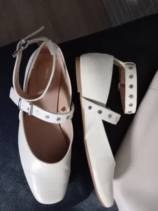 Bolso y zapatos blancos