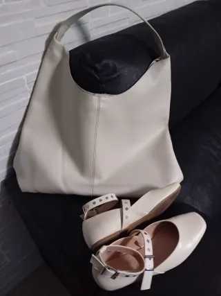 Bolso y zapatos blancos