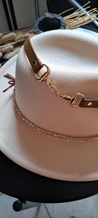 Sombrero de diseño nuevo