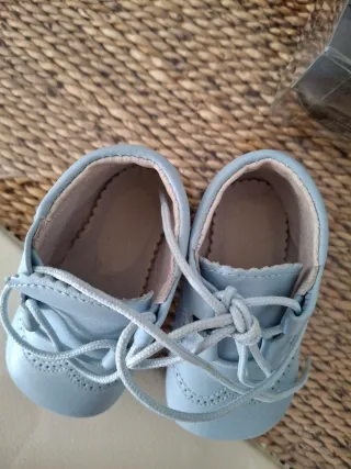 Zapatos de bebé azul